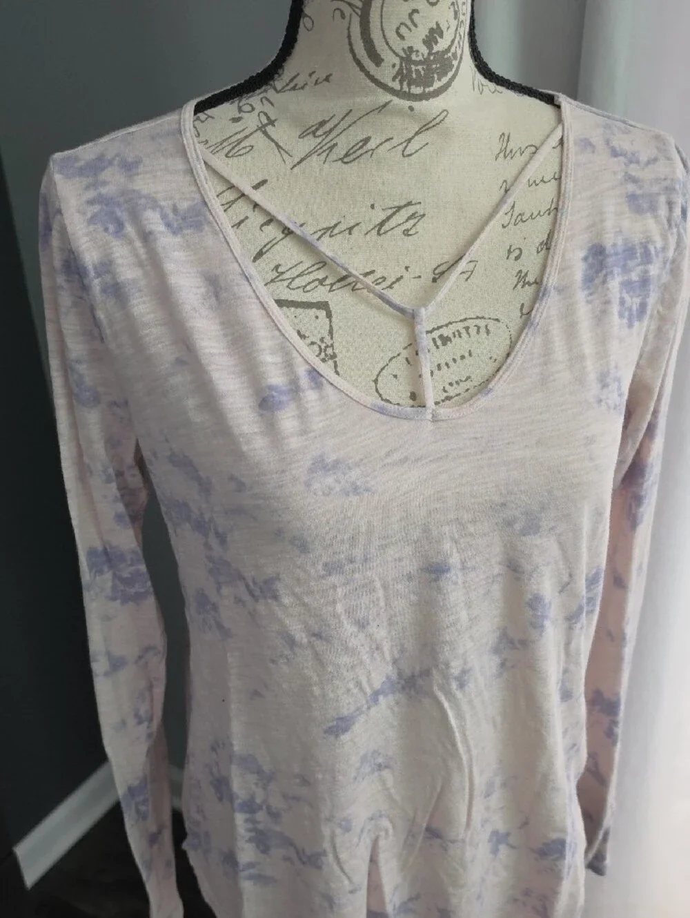 Hollister Light Pink and Lavender Tie-Dye Long Sleeve V-Neck Top